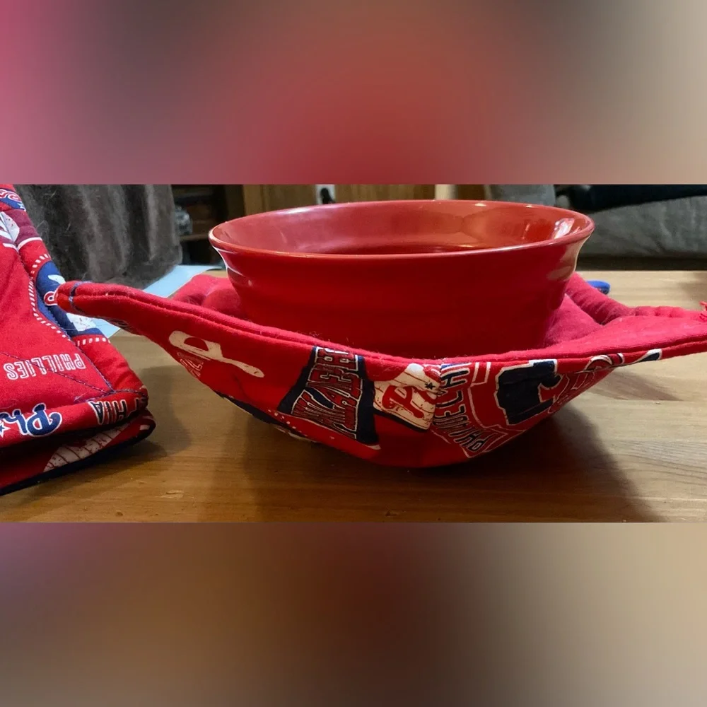 Philadelphia Phillies handcrafted bowl holders (huggers) keep your hands safe.